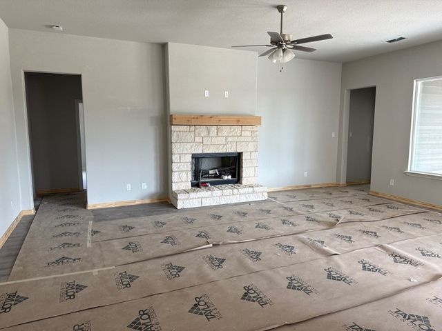 404 Guadeloupe Lane, Springtown, TX 76082