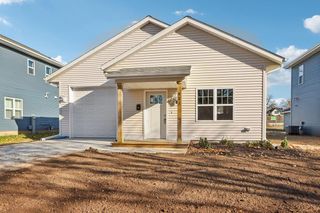 421 Oakland AVENUE, Waukesha, WI 53186