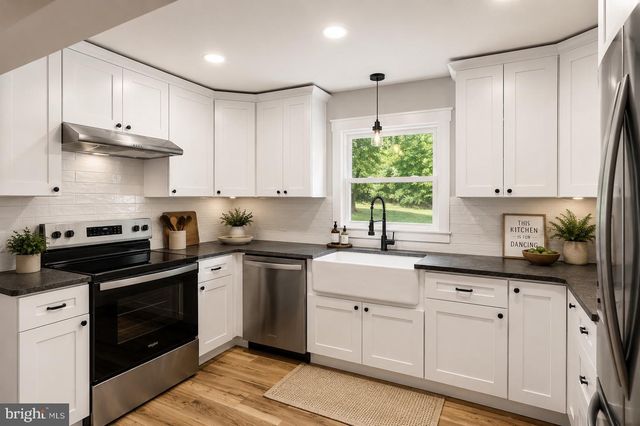 65 MACARTHUR AVE, Franklinville, NJ 08322