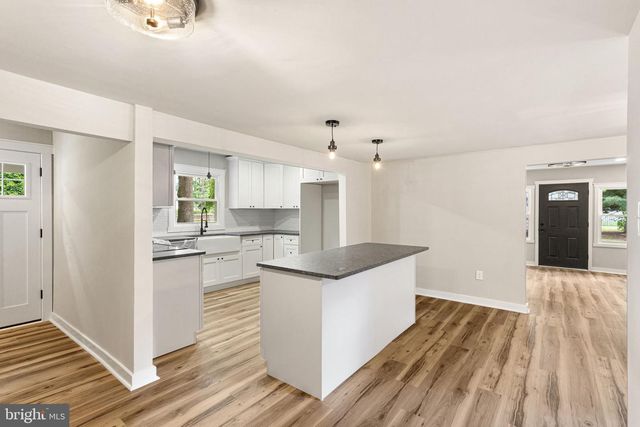 65 MACARTHUR AVE, Franklinville, NJ 08322