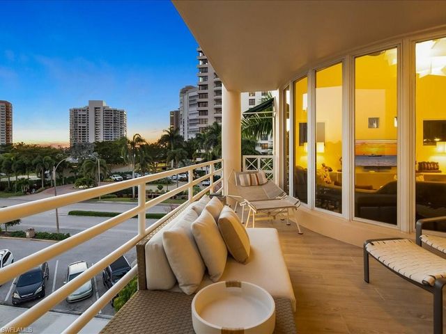 4500 Gulf Shore Blvd N Apt 311, Naples, FL 34103