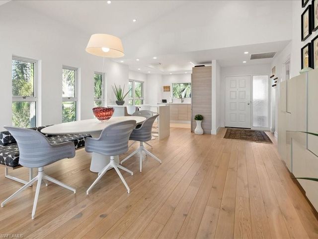 4500 Gulf Shore Blvd N Apt 311, Naples, FL 34103