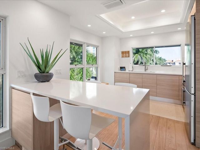 4500 Gulf Shore Blvd N Apt 311, Naples, FL 34103