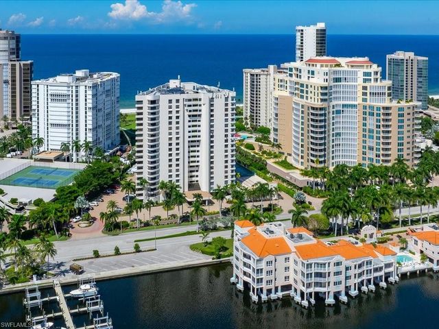 4500 Gulf Shore Blvd N Apt 311, Naples, FL 34103
