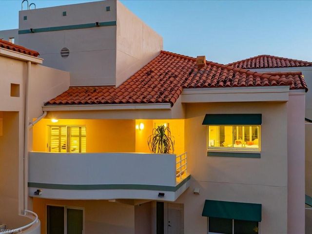 4500 Gulf Shore Blvd N Apt 311, Naples, FL 34103