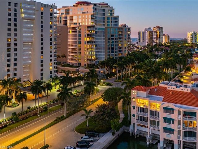 4500 Gulf Shore Blvd N Apt 311, Naples, FL 34103