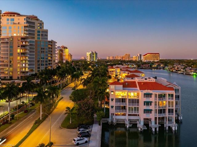 4500 Gulf Shore Blvd N Apt 311, Naples, FL 34103