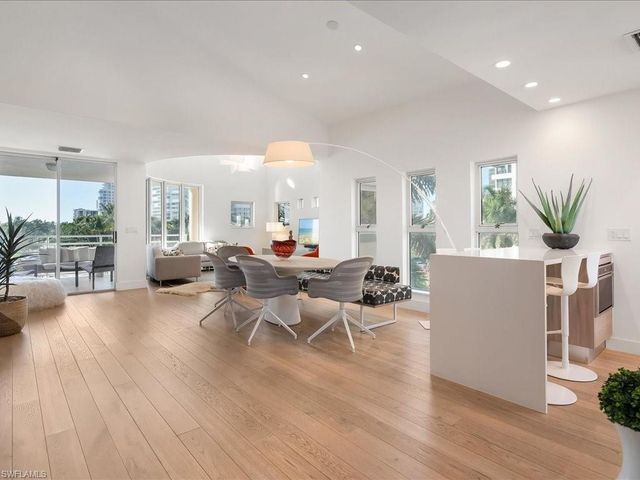 4500 Gulf Shore Blvd N Apt 311, Naples, FL 34103