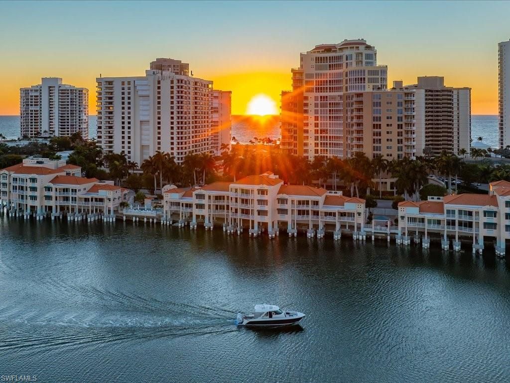 4500 Gulf Shore Blvd N Apt 311, Naples, FL 34103