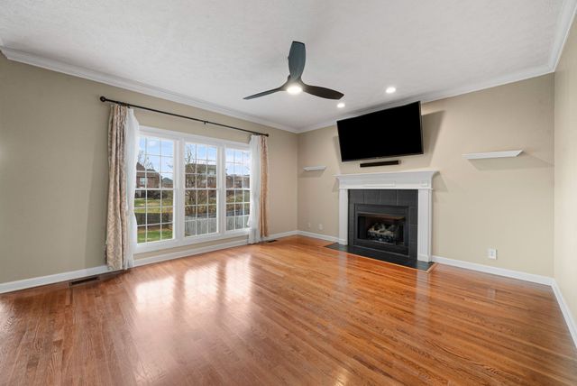 1026 Blue Jay Ln, Adams, TN 37010