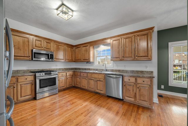 1026 Blue Jay Ln, Adams, TN 37010