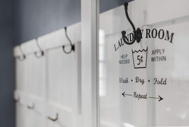 1026 Blue Jay Ln, Adams, TN 37010