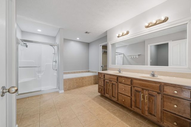 1026 Blue Jay Ln, Adams, TN 37010