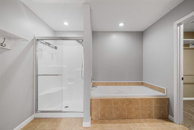 1026 Blue Jay Ln, Adams, TN 37010