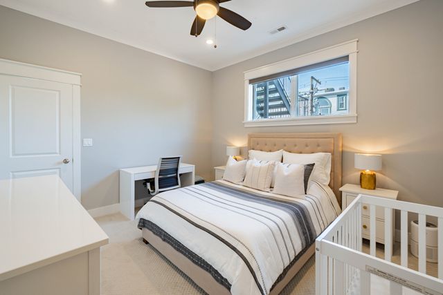 920 W WRIGHTWOOD Avenue 2, Chicago, IL 60614