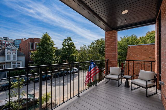 920 W WRIGHTWOOD Avenue 2, Chicago, IL 60614