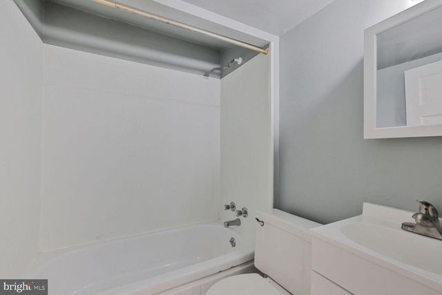 530 W MONTGOMERY AVE, Rockville, MD 20850