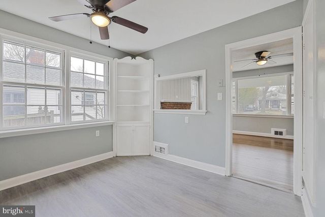 530 W MONTGOMERY AVE, Rockville, MD 20850