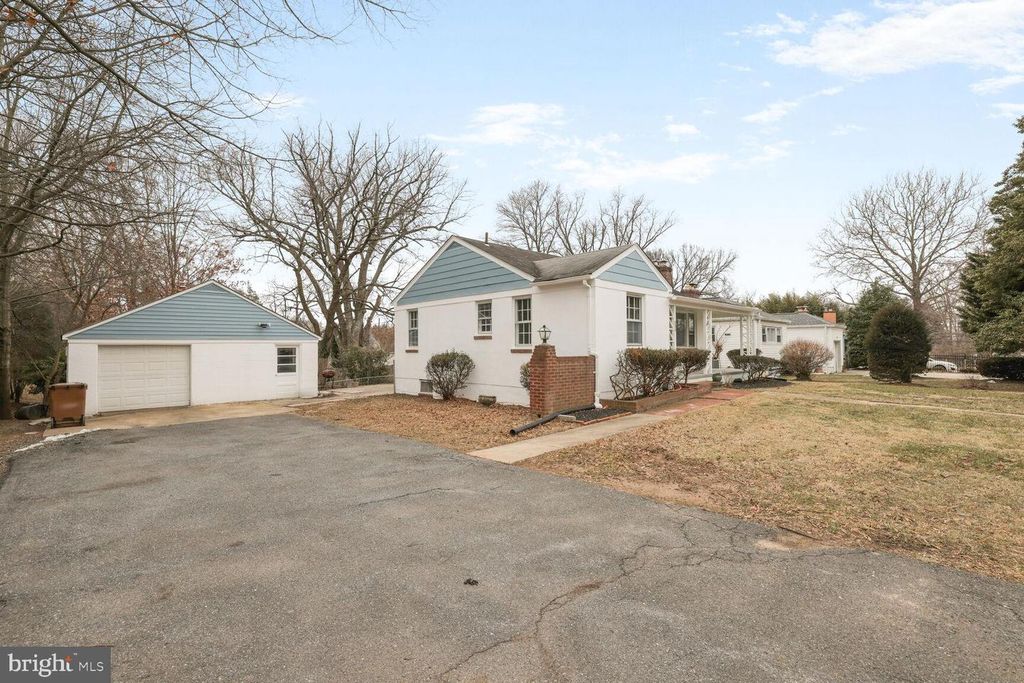 530 W MONTGOMERY AVE, Rockville, MD 20850