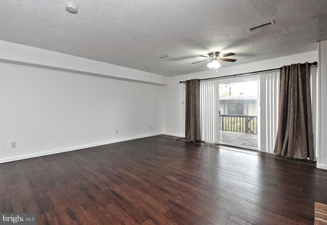 17 CENTENNIAL RD, Telford, PA 18969