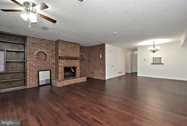 17 CENTENNIAL RD, Telford, PA 18969