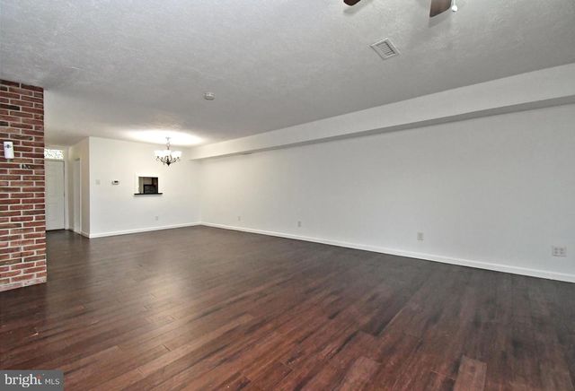 17 CENTENNIAL RD, Telford, PA 18969