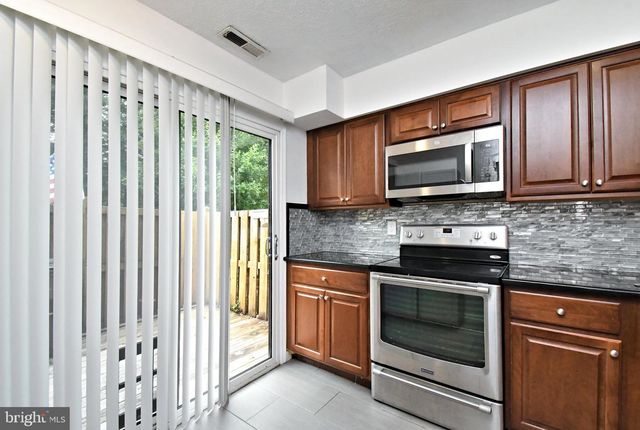 17 CENTENNIAL RD, Telford, PA 18969