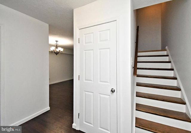 17 CENTENNIAL RD, Telford, PA 18969