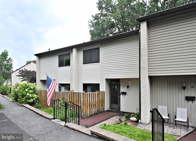 17 CENTENNIAL RD, Telford, PA 18969