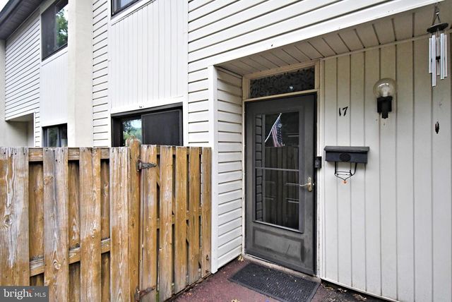 17 CENTENNIAL RD, Telford, PA 18969