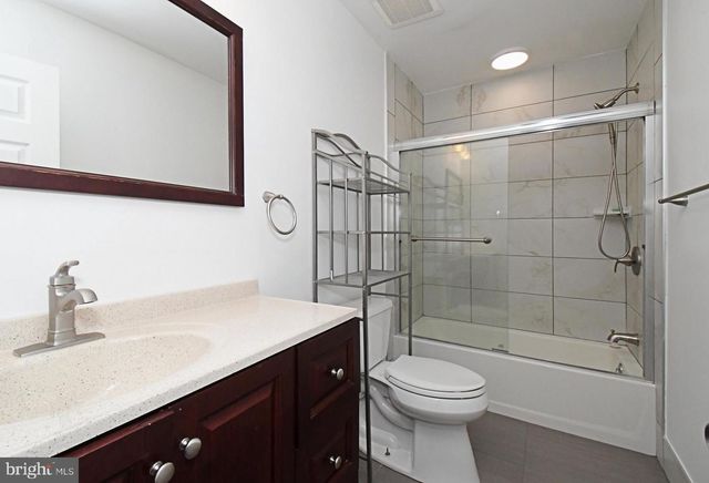 17 CENTENNIAL RD, Telford, PA 18969