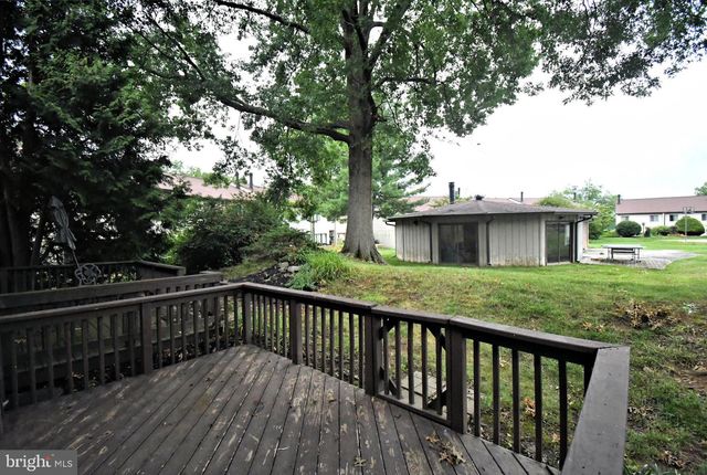 17 CENTENNIAL RD, Telford, PA 18969