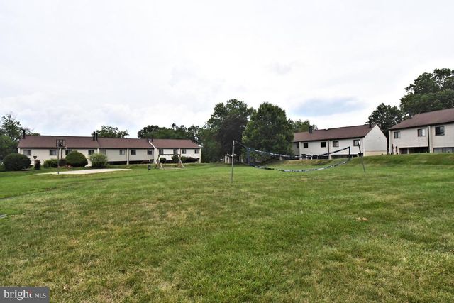 17 CENTENNIAL RD, Telford, PA 18969