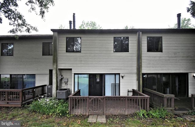 17 CENTENNIAL RD, Telford, PA 18969