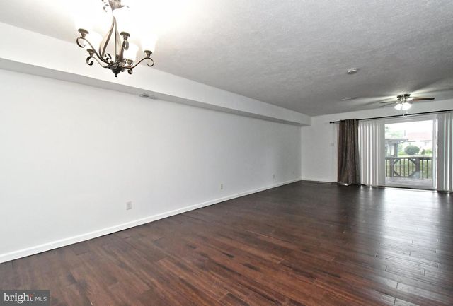17 CENTENNIAL RD, Telford, PA 18969
