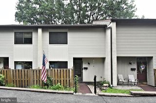 17 CENTENNIAL RD, Telford, PA 18969