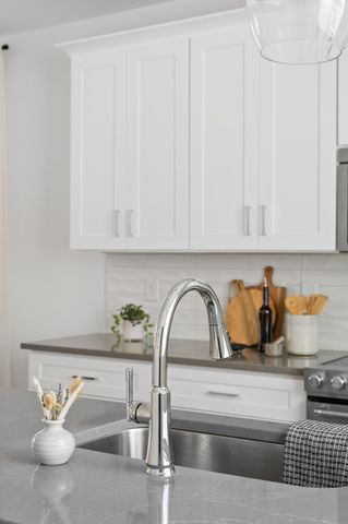 141 Hart Ln, Nashville, TN 37207