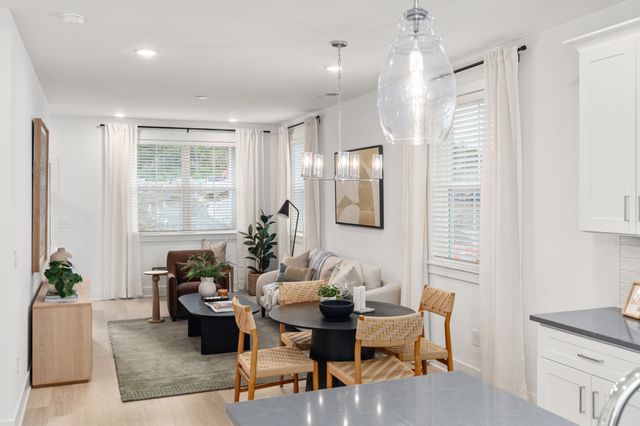 141 Hart Ln, Nashville, TN 37207