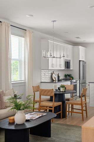 141 Hart Ln, Nashville, TN 37207