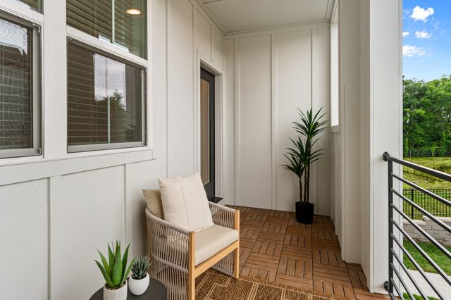 141 Hart Ln, Nashville, TN 37207