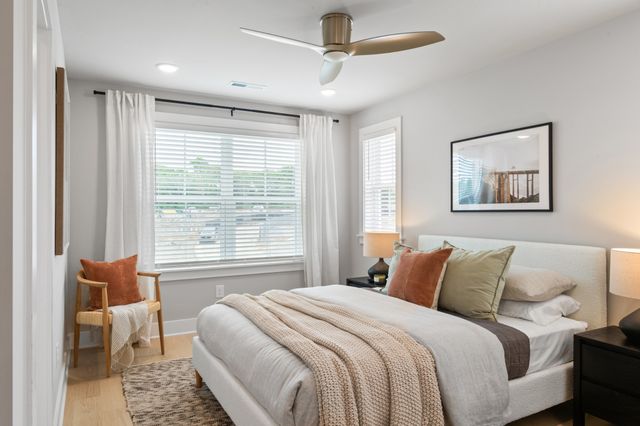 141 Hart Ln, Nashville, TN 37207