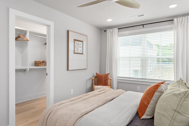 141 Hart Ln, Nashville, TN 37207