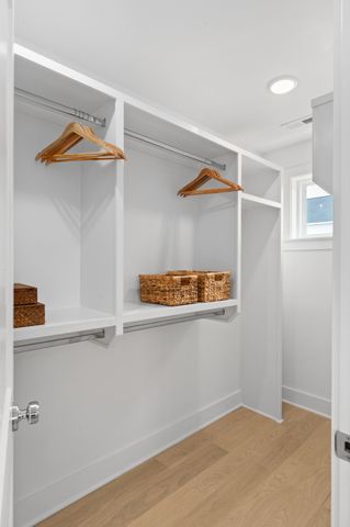 141 Hart Ln, Nashville, TN 37207