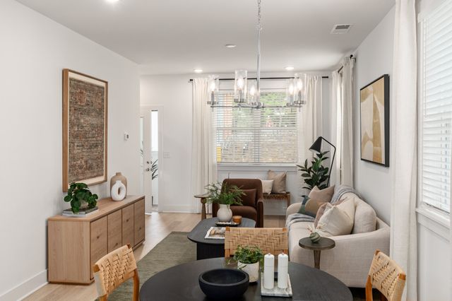 141 Hart Ln, Nashville, TN 37207