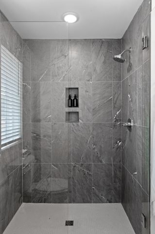 141 Hart Ln, Nashville, TN 37207