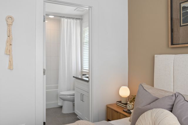 141 Hart Ln, Nashville, TN 37207