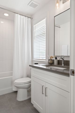 141 Hart Ln, Nashville, TN 37207