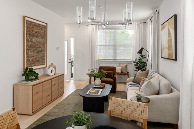 141 Hart Ln, Nashville, TN 37207