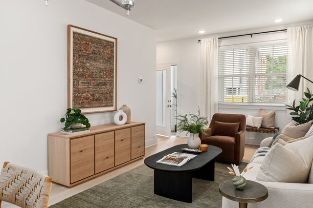 141 Hart Ln, Nashville, TN 37207