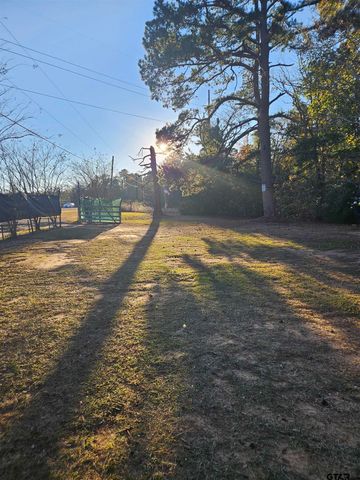 2059 ST HWY 135 N, Jacksonville, TX 75766